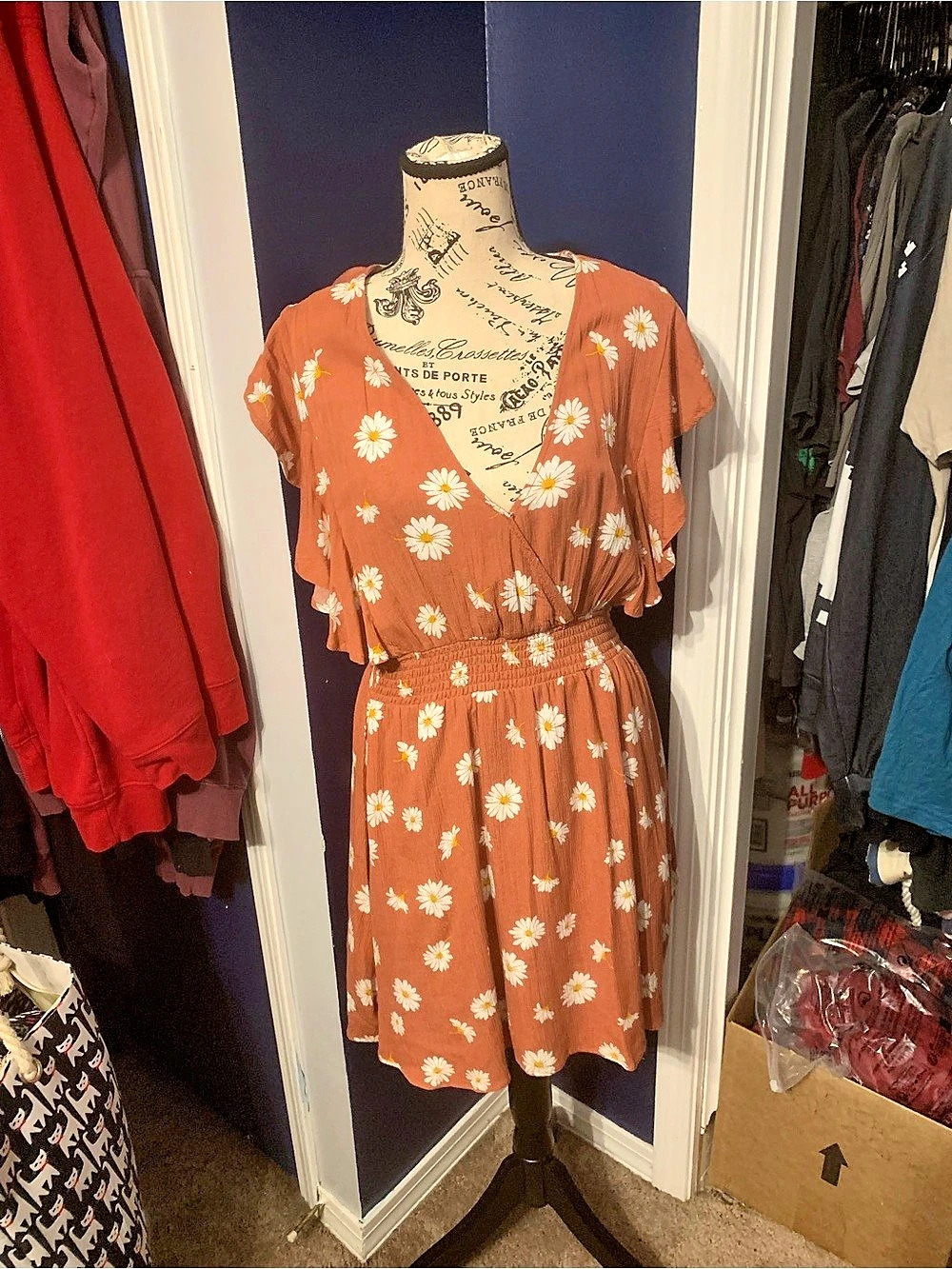 Forever 21 Floral Mini Dress in pink Size Large